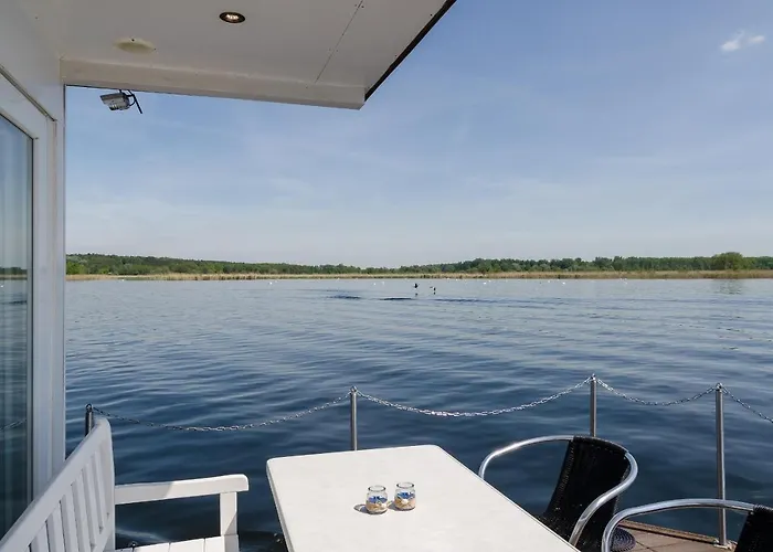 Feststehendes Hausboot